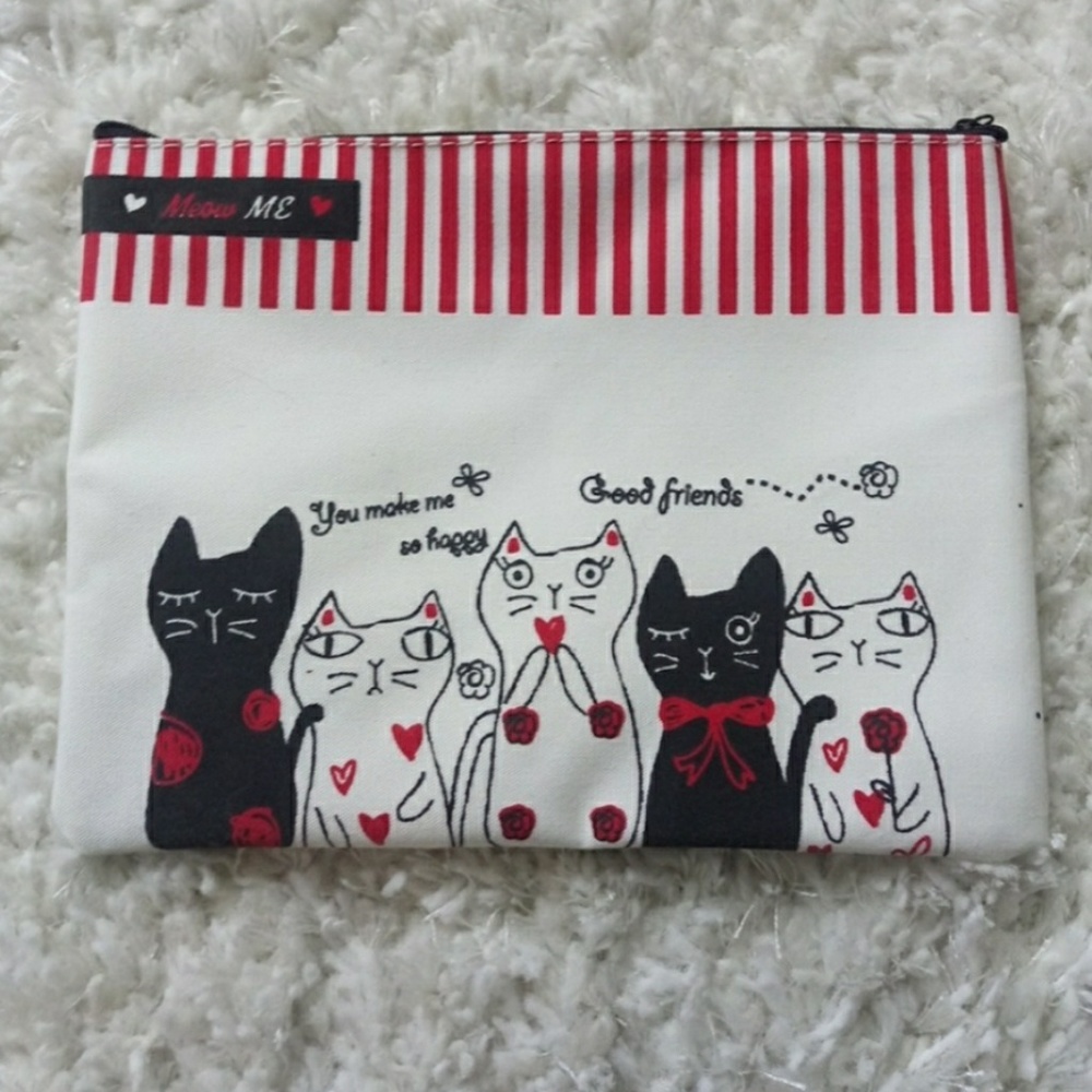 Meow Me Pouch